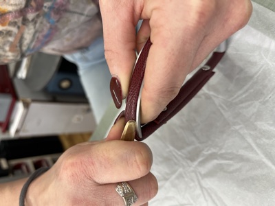 Designer-Handtasche aus Leder richtig pflegen – Erica Ledertasche