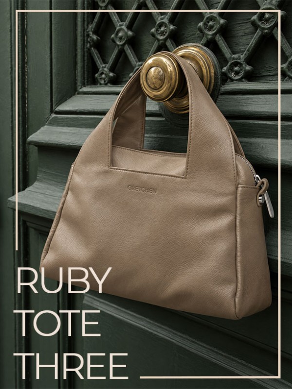 OYSTER CLUTCH THREE