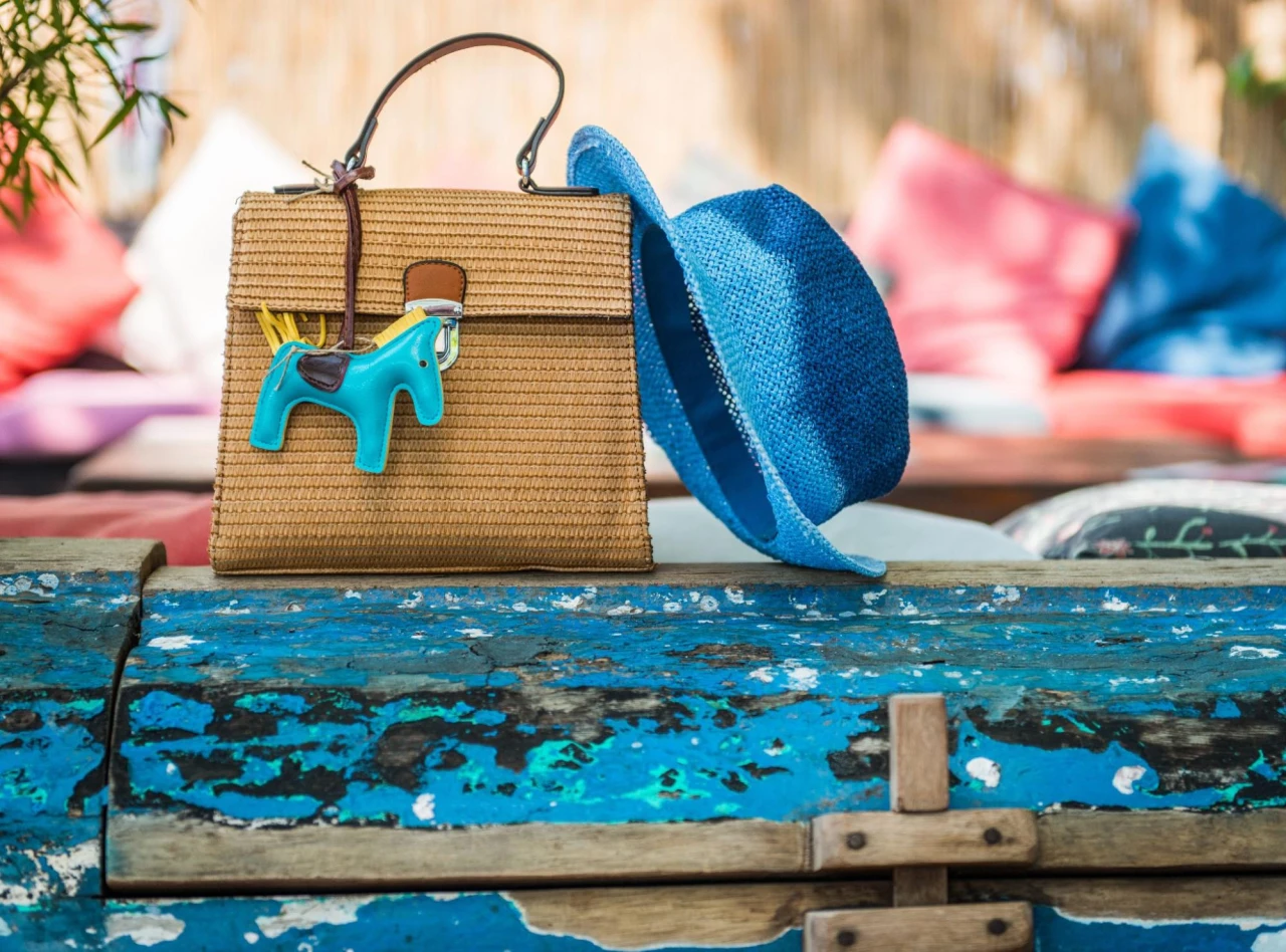 Persönliche Noten zeigen mit Taschen, die in sind