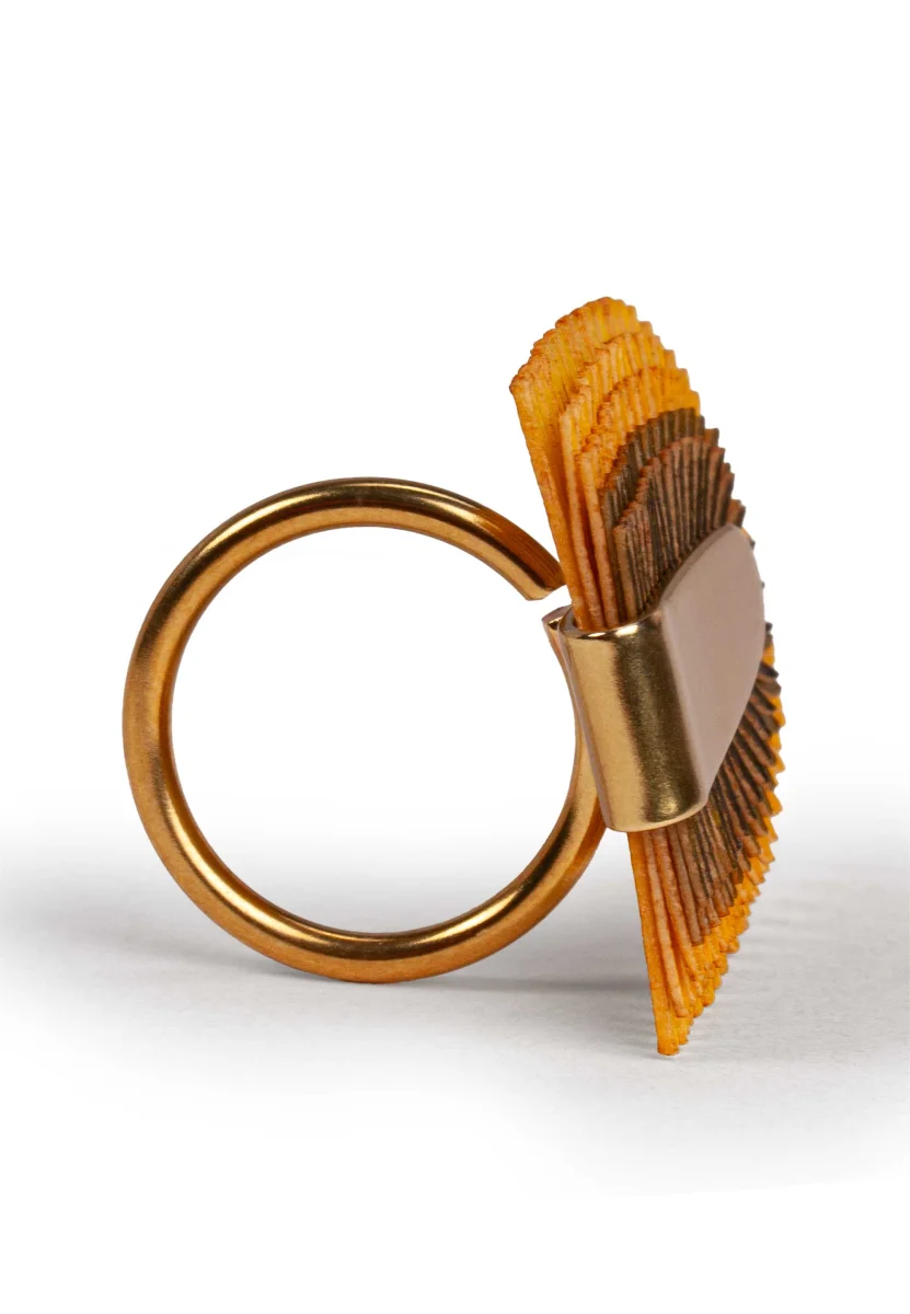 Gretchen Pam Pem Ring in yellow – side view with brass ring band