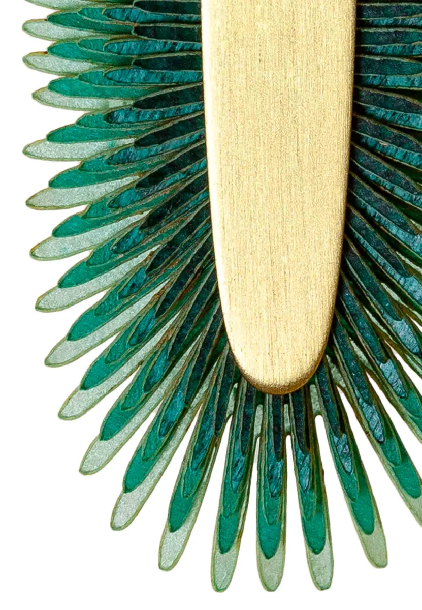 Gretchen Pam Pem Pendant in green – detail view of the necklace pendant