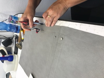 Ziegenleder-Pergament als Material für Gretchen Designer-Schmuck