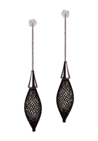 Gretchen - Vlum Single Drop Chain Earrings - Black | Gold